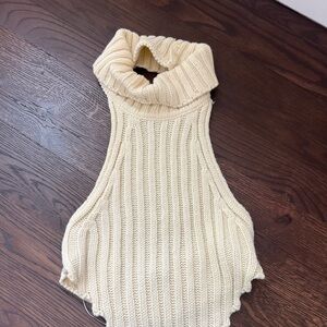 Local european backless sweater turtle neck